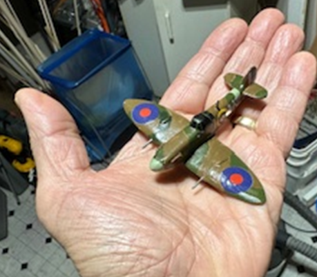 1/100 Spitfire MK V
