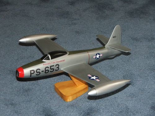 Early F-84
Republic Thunderjet P/F-84
Keywords: Republic Thunderjet F-84B solid model memories