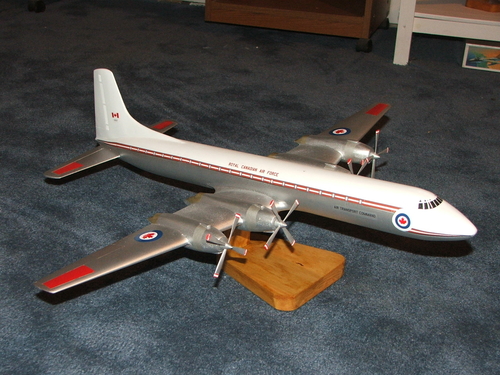 1/72 Canadair Yukon
Keywords: 1/72 Canadair Yukon RCAF CC-106 lastvautour solid model memories