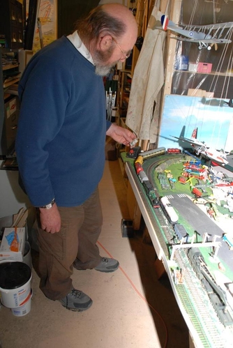 Checking out the model airfield
Keywords: Solid models,model airfields