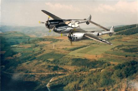 P 38 in flight
Keywords: Lockeed P38 lightning Cliff Strachan