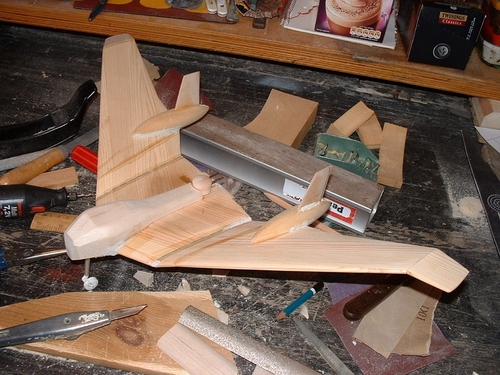 Luftwaffe Flying wing
Keywords: RAIDERS OF THE LOST ARK FLYING WING,Solid models,carving models in wood,Solid model memories,old time model building,nostalgic model building