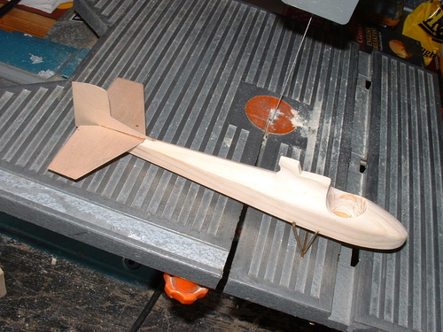 Tail in place.
Keywords: solid models,wooden models,balsawood,model building