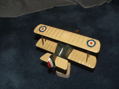 Sopwith Camel
Idle hands
Keywords: smm solidmodelmemories hand carved air-toon sopwith camel model aircraft airplane lastvautour