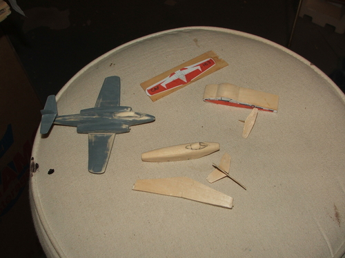 CF-100, MD-450, CT-114
A small assembly line
Keywords: smm hand craved solid wood scale 1/144 model aircraft solid model memories lastvautour