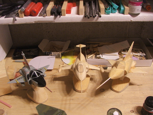 Air-Toons
Keywords: hand carved solid wood model air-toon smm