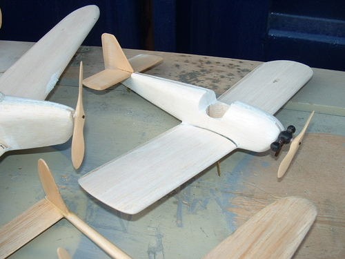 Fairey (Tipsy) Junior
Keywords: FAIREY (TIPSY) JUNIOR MONOPLANE,Solid models,carving models in wood,Solid model memories,old time model building,nostalgic model building