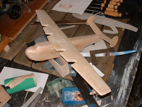 PBY-3 gets its wings.
Keywords: CONSOLIDATED PB2Y-3 CORONADO,Solid models,carving models in wood,Solid model memories,old time model building,nostalgic model building