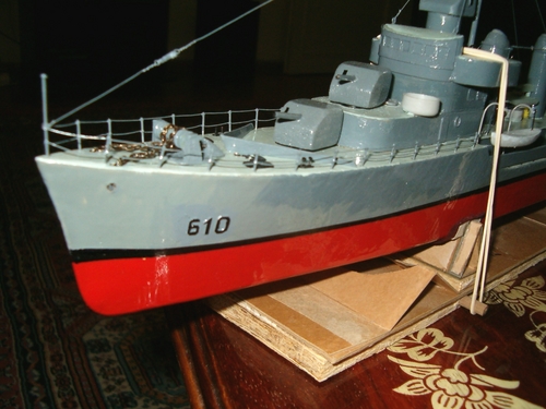 uss hobby on working table , front detail
